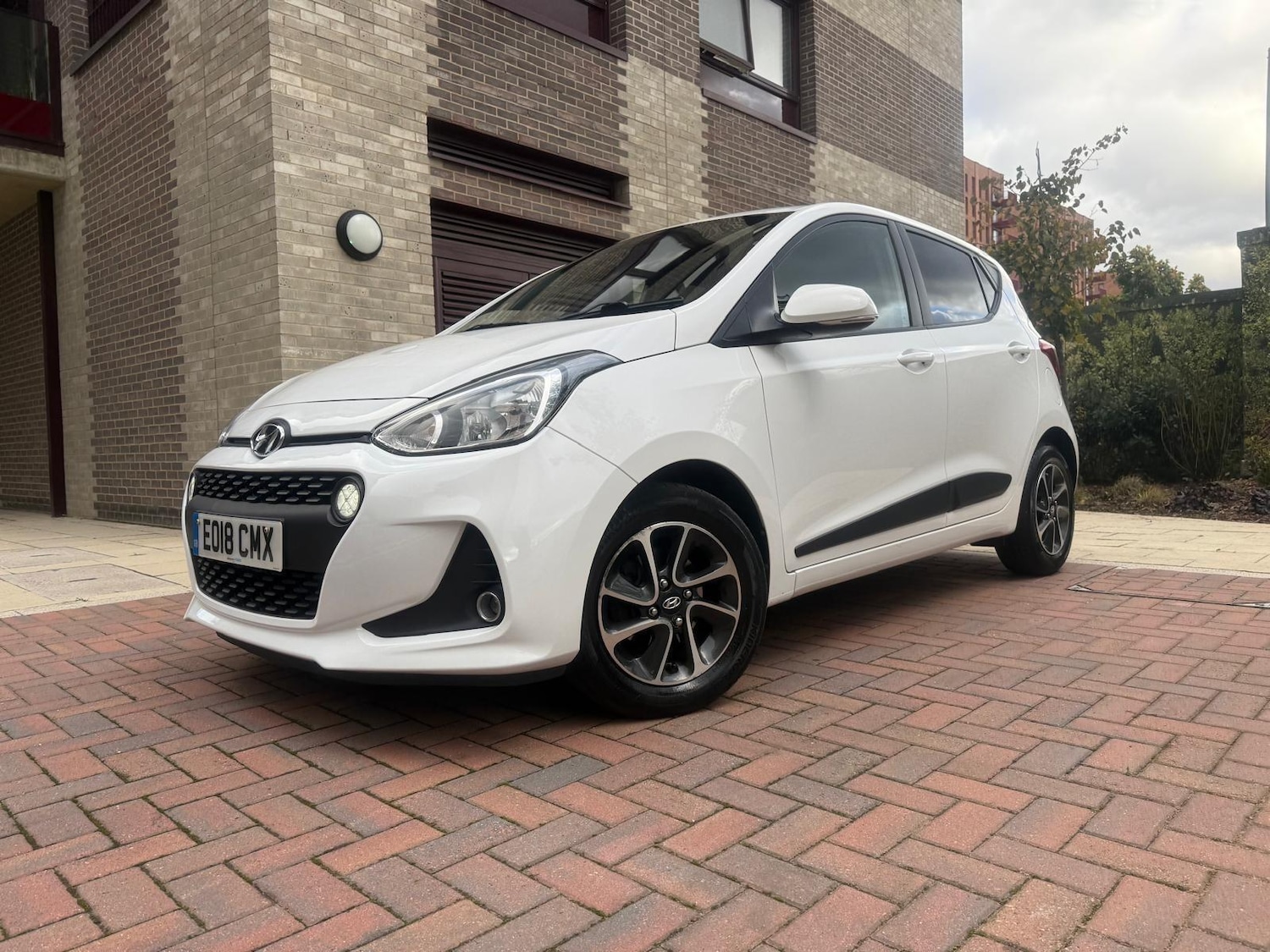 Used Hyundai i10 2018 for sale - 76371190: Photo 9