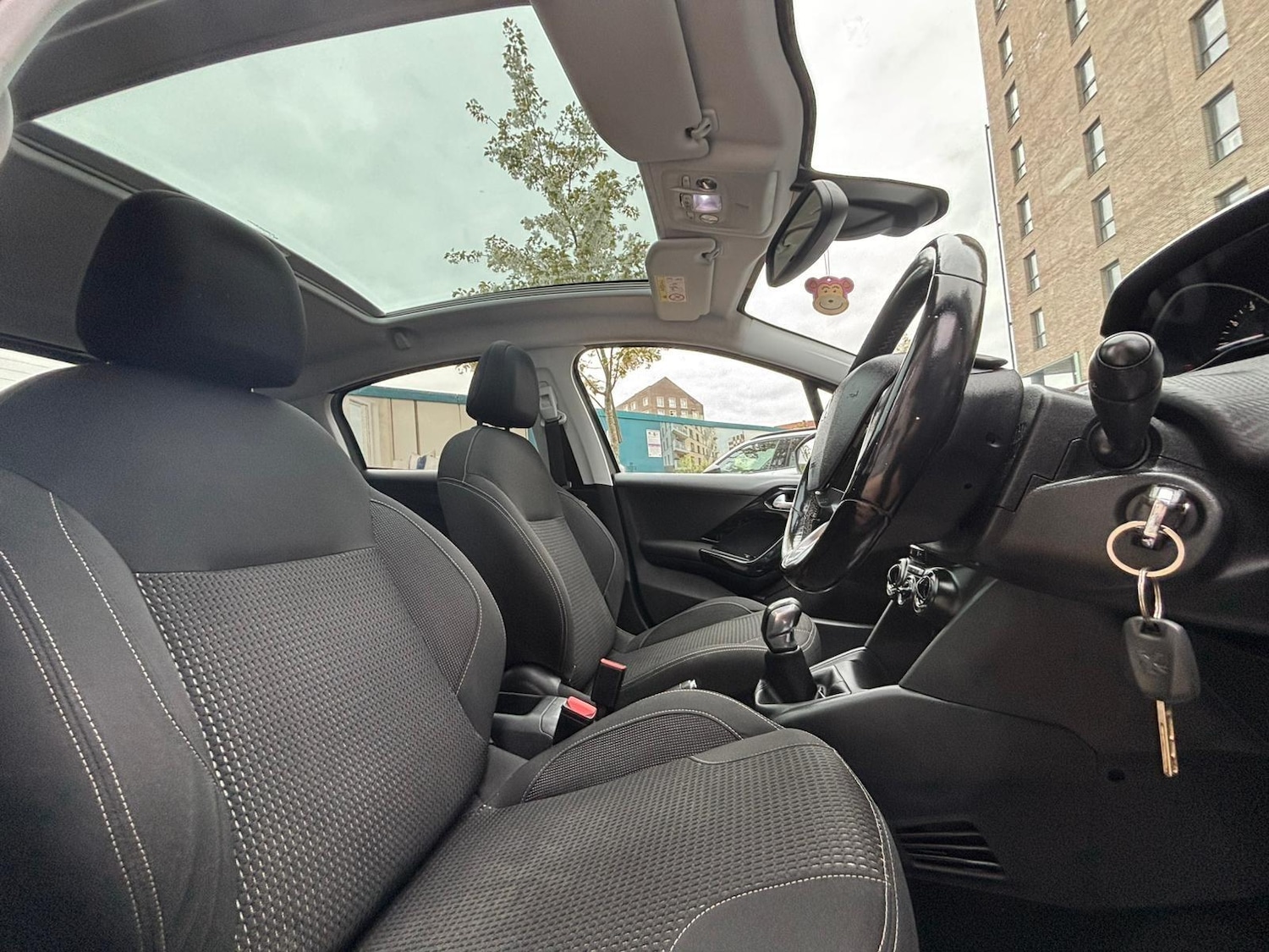 Used Peugeot 208 2018 for sale - 78116195: Photo 44