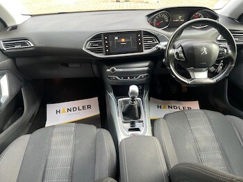 Used Peugeot 308 2015 for sale - 76994653: Photo