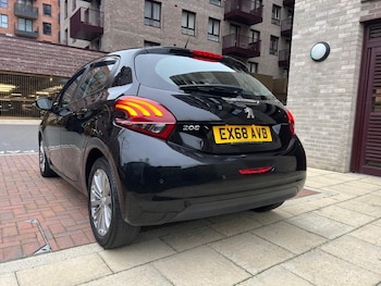 Used Peugeot 208 2018 for sale - 77066472: Photo