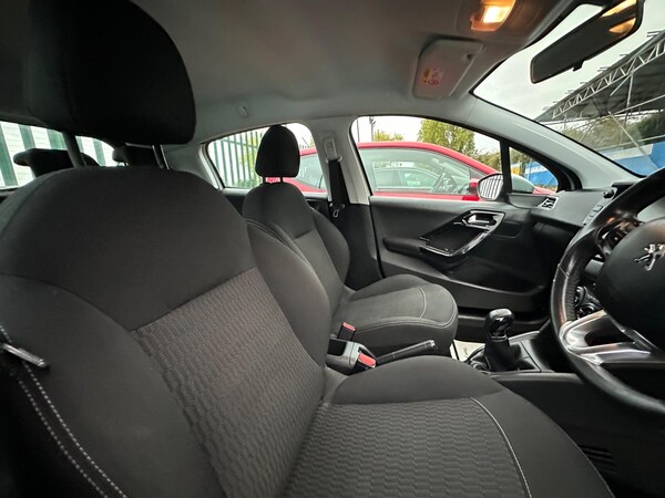 Used Peugeot 208 2016 for sale - 76317956: Photo 24