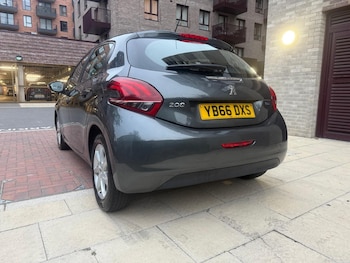 Used Peugeot 208 2016 for sale - 76317956: Photo 2