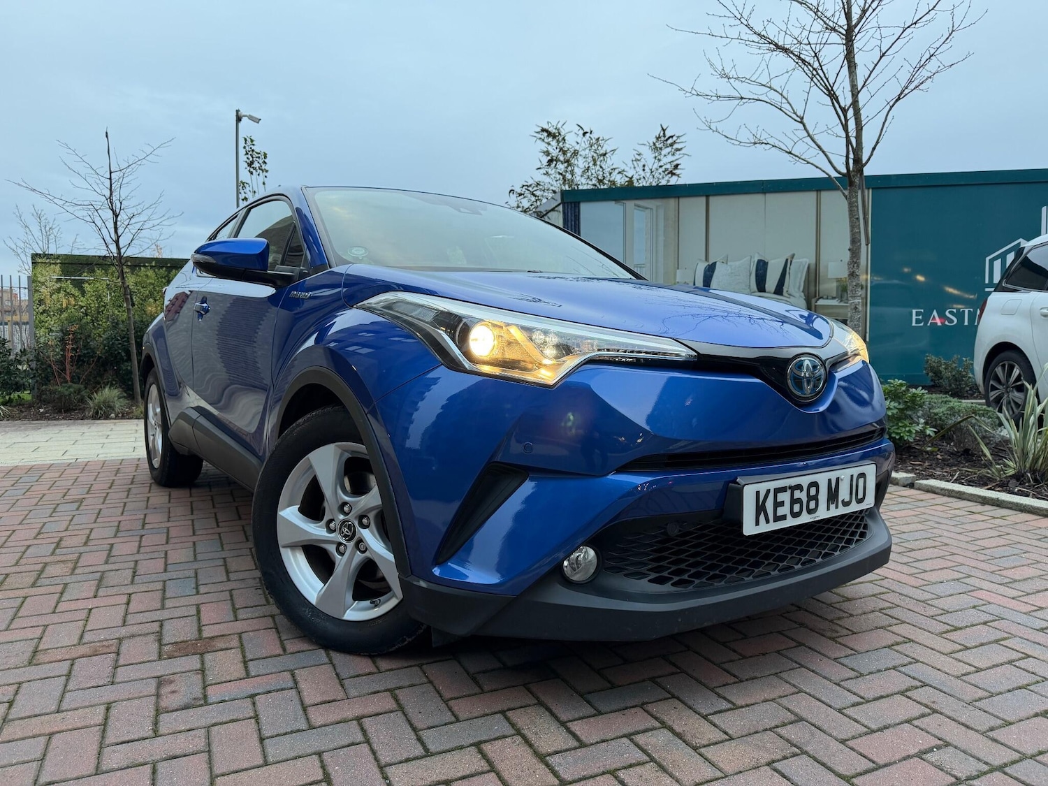Used Toyota C-HR 2018 for sale - 76839444: Photo 1