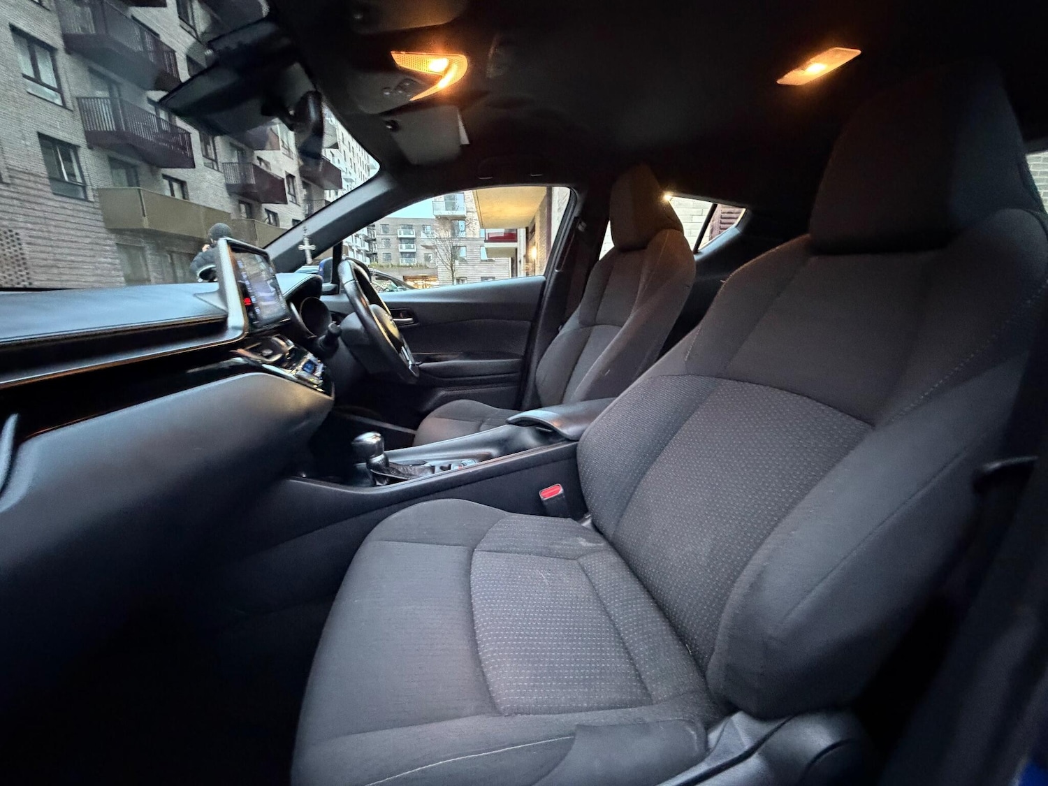 Used Toyota C-HR 2018 for sale - 76839444: Photo 46