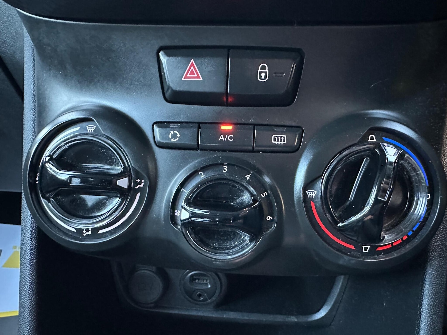 Used Peugeot 208 2016 for sale - 77049865: Photo 21