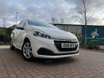 Used Peugeot 208 2016 for sale - 77049865: Photo