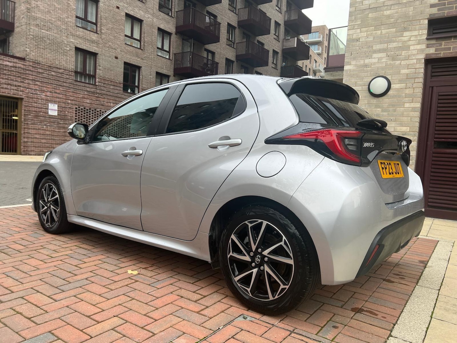 Used Toyota Yaris 2023 for sale - 76511810: Photo 2