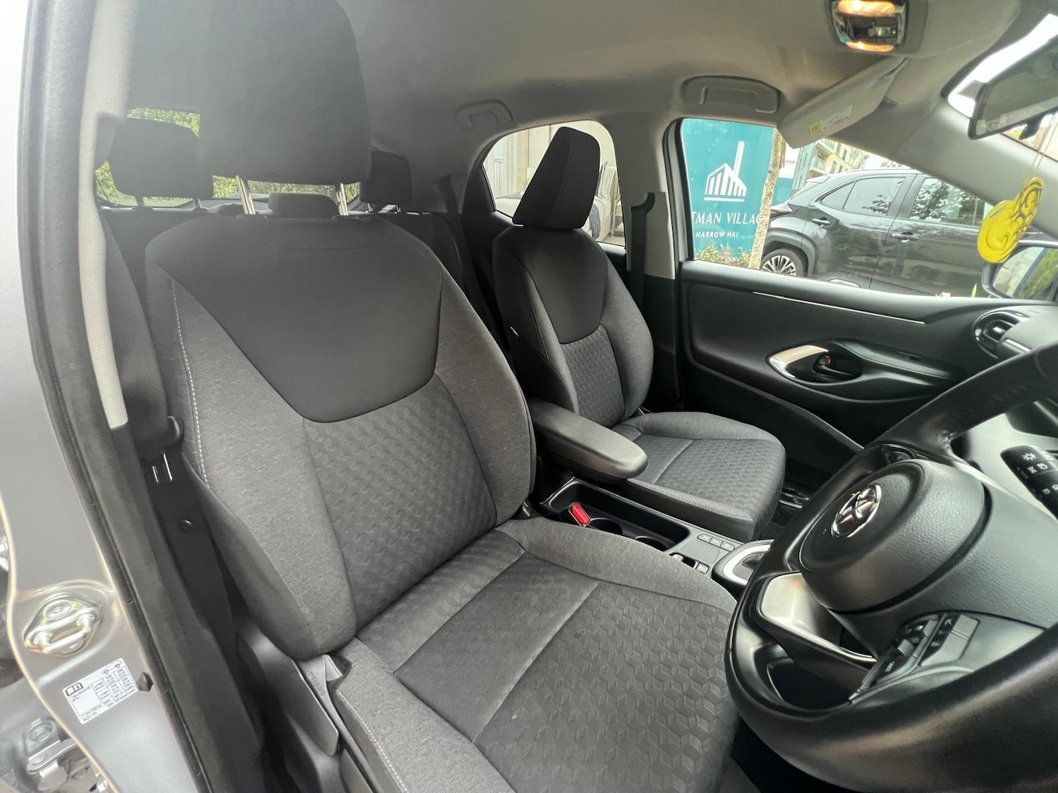 Used Toyota Yaris 2023 for sale - 76511810: Photo 25