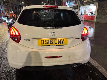 Used Peugeot 208 2016 for sale - 76551014: Photo