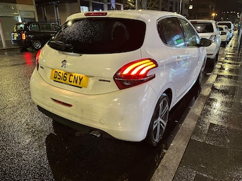 Used Peugeot 208 2016 for sale - 76551014: Photo