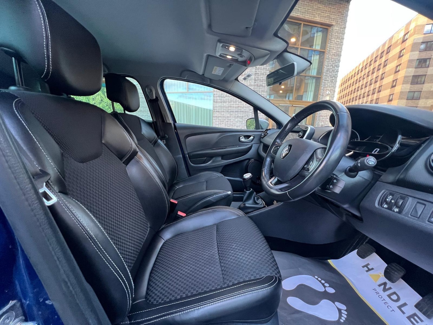 Used Renault Clio for sale - 77049995: Photo 19