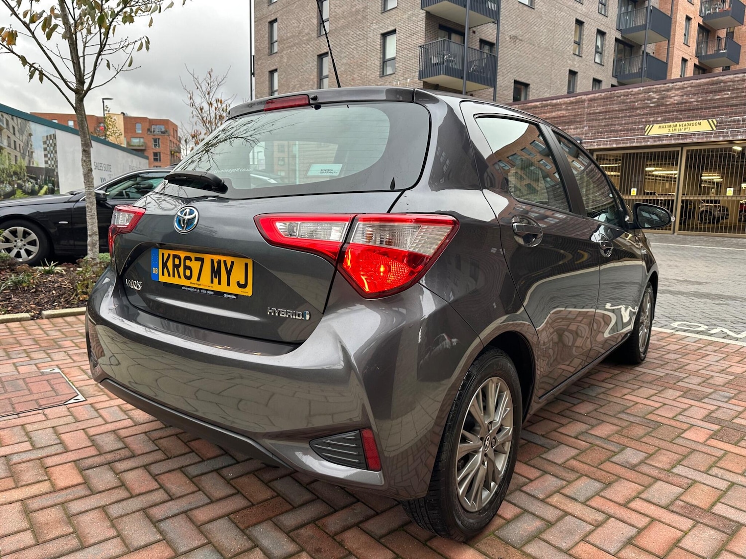 Used Toyota Yaris 2017 for sale - 76701287: Photo 22