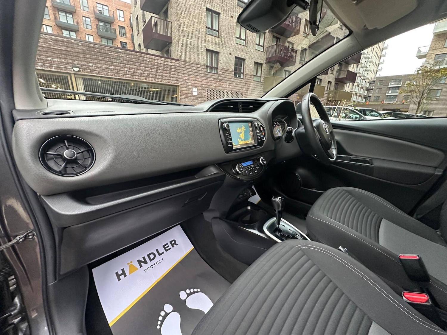 Used Toyota Yaris 2017 for sale - 76701287: Photo 23