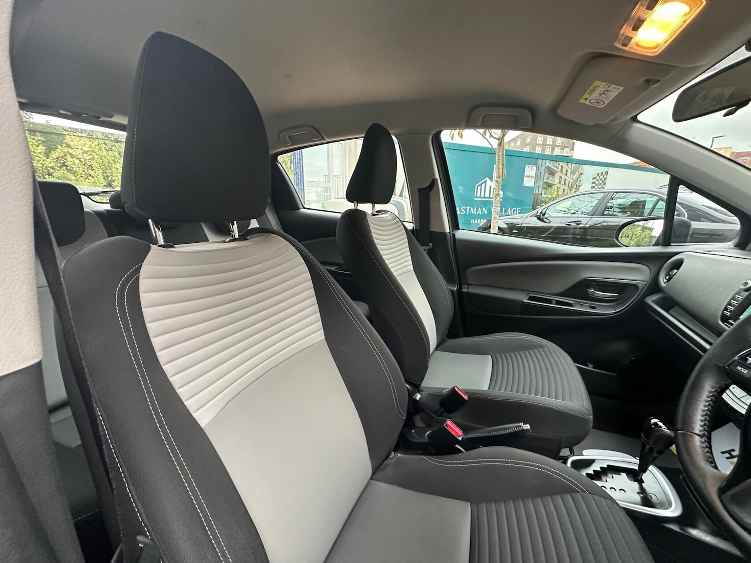 Used Toyota Yaris 2017 for sale - 76701287: Photo 27