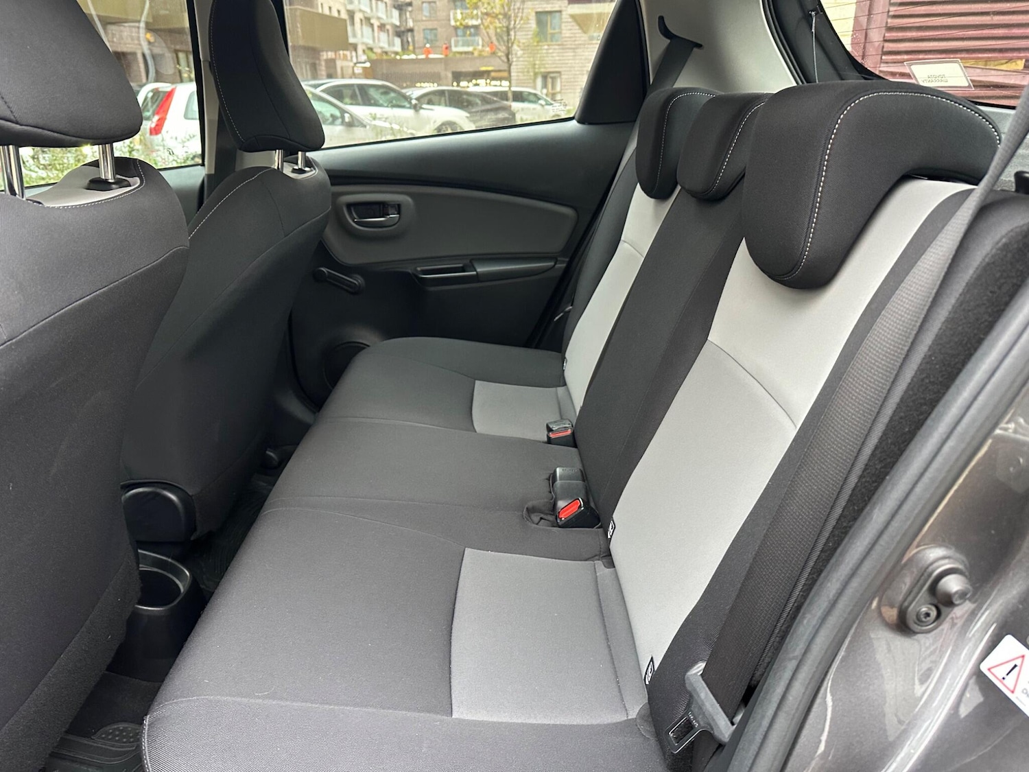 Used Toyota Yaris 2017 for sale - 76701287: Photo 29