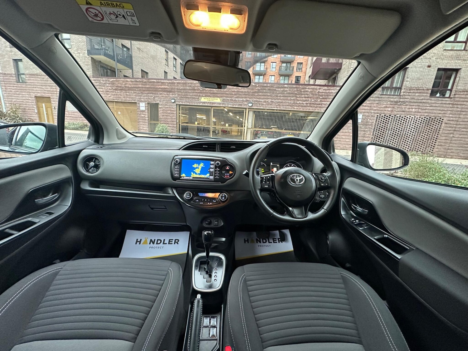 Used Toyota Yaris 2017 for sale - 76701287: Photo 3