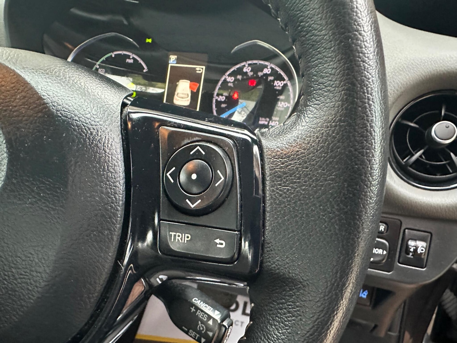 Used Toyota Yaris 2017 for sale - 76701287: Photo 31