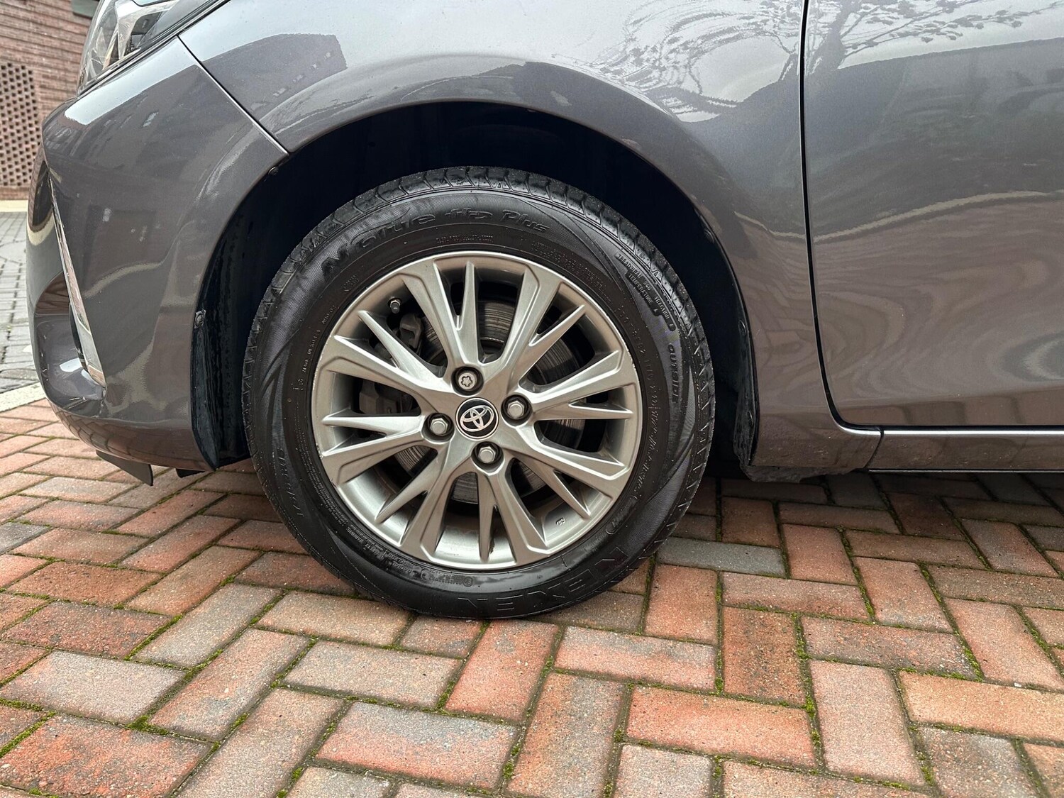 Used Toyota Yaris 2017 for sale - 76701287: Photo 39