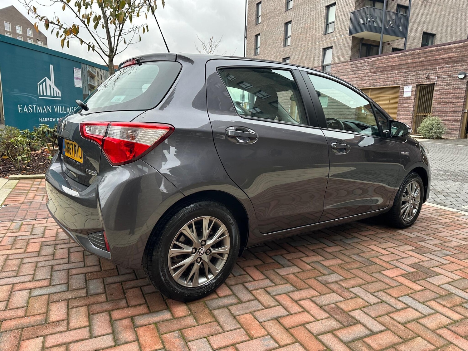 Used Toyota Yaris 2017 for sale - 76701287: Photo 46