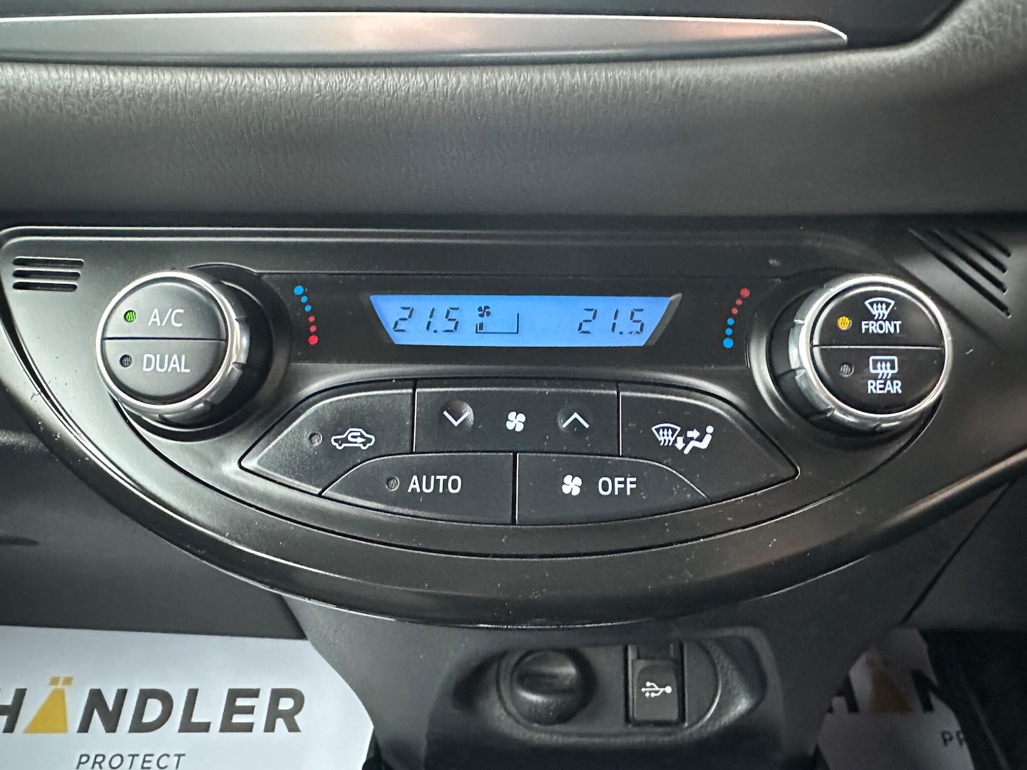 Used Toyota Yaris 2017 for sale - 76701287: Photo 47