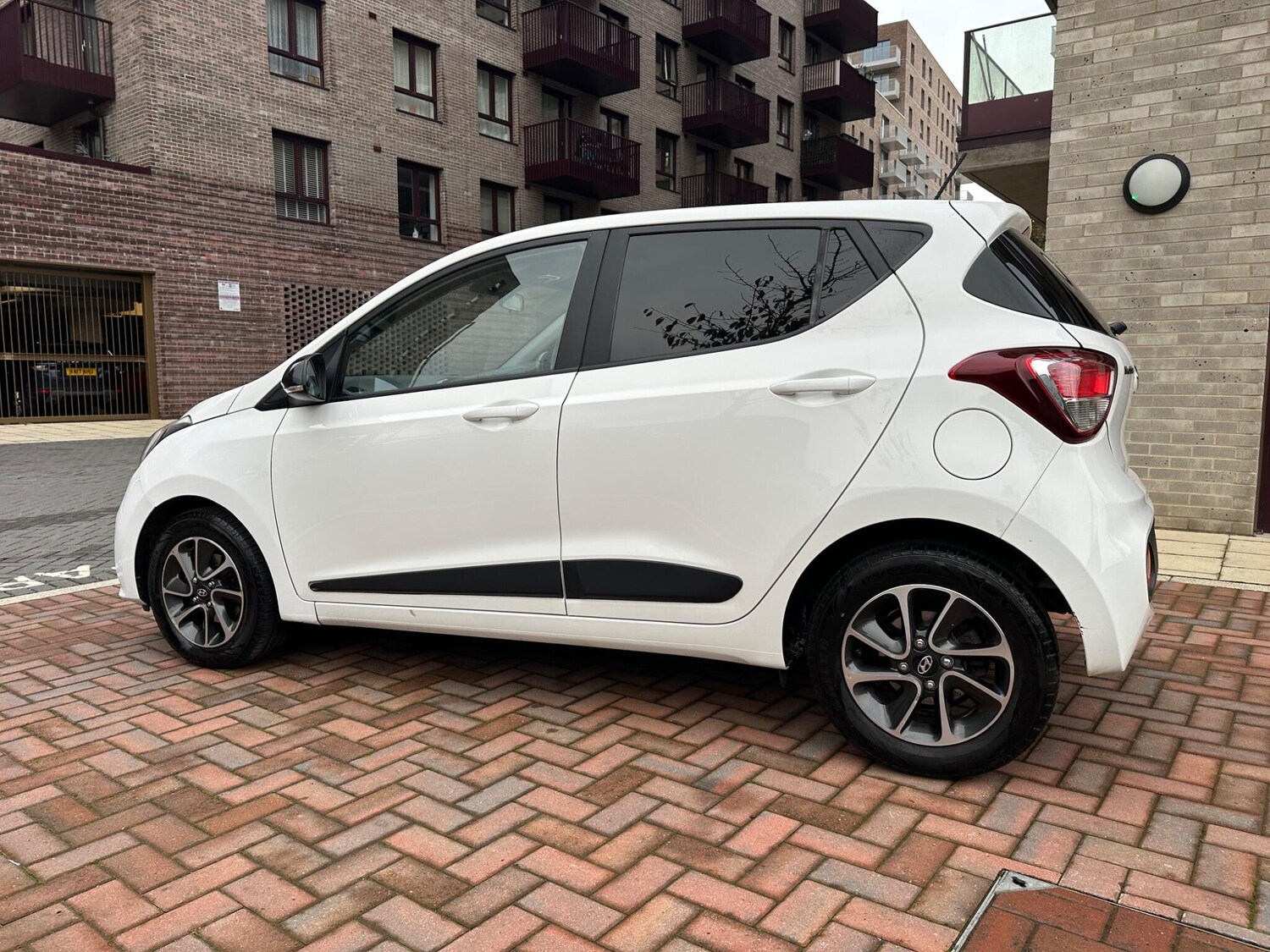 Used Hyundai i10 for sale - 76992721: Photo 19