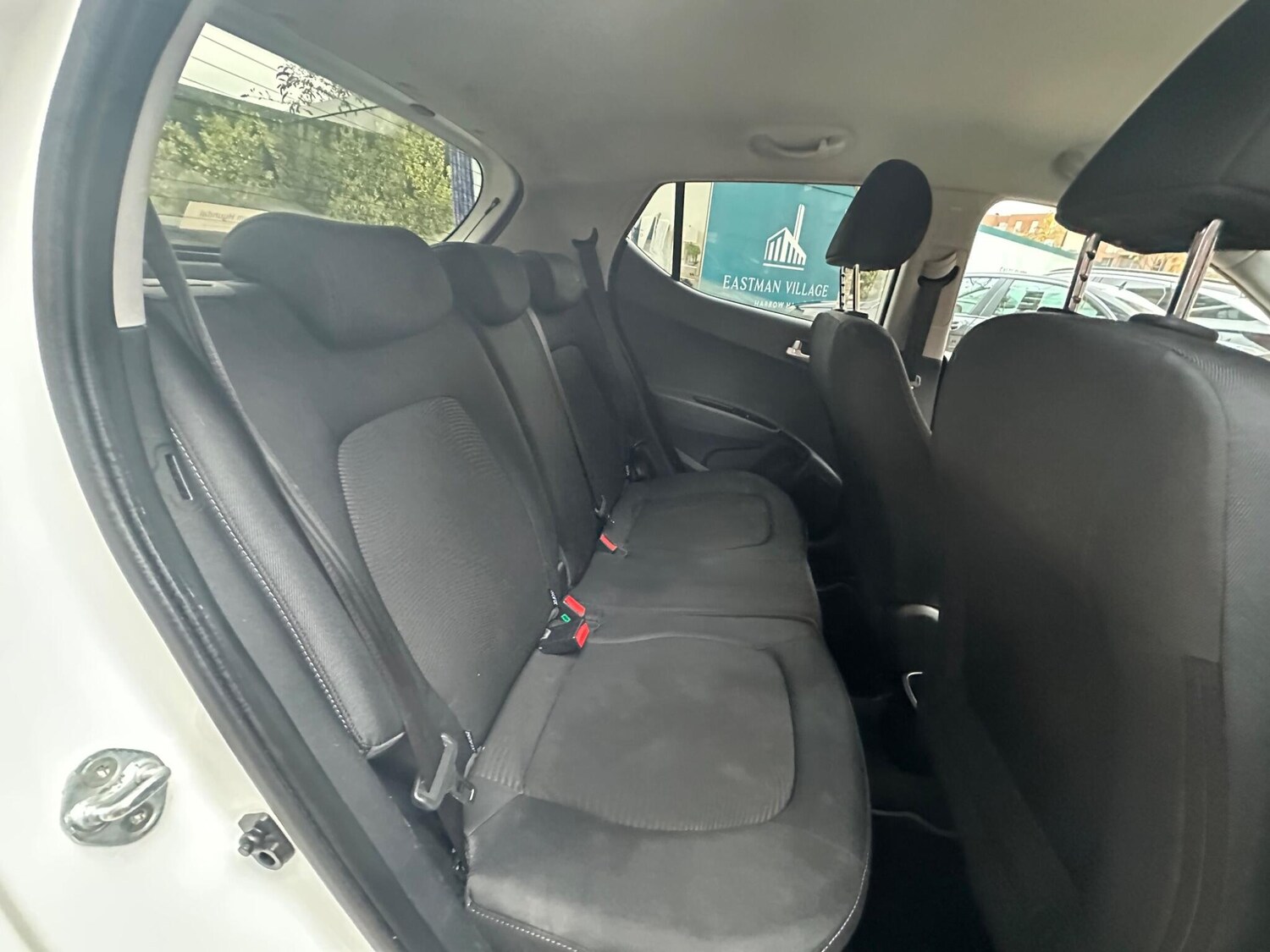 Used Hyundai i10 for sale - 76992721: Photo 31