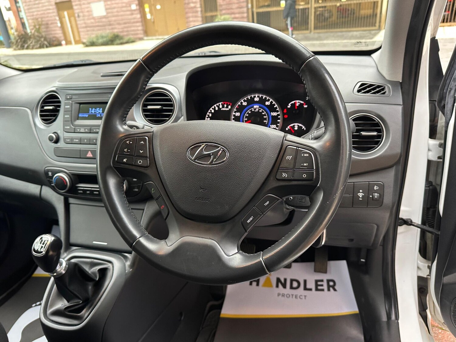 Used Hyundai i10 for sale - 76992721: Photo 43