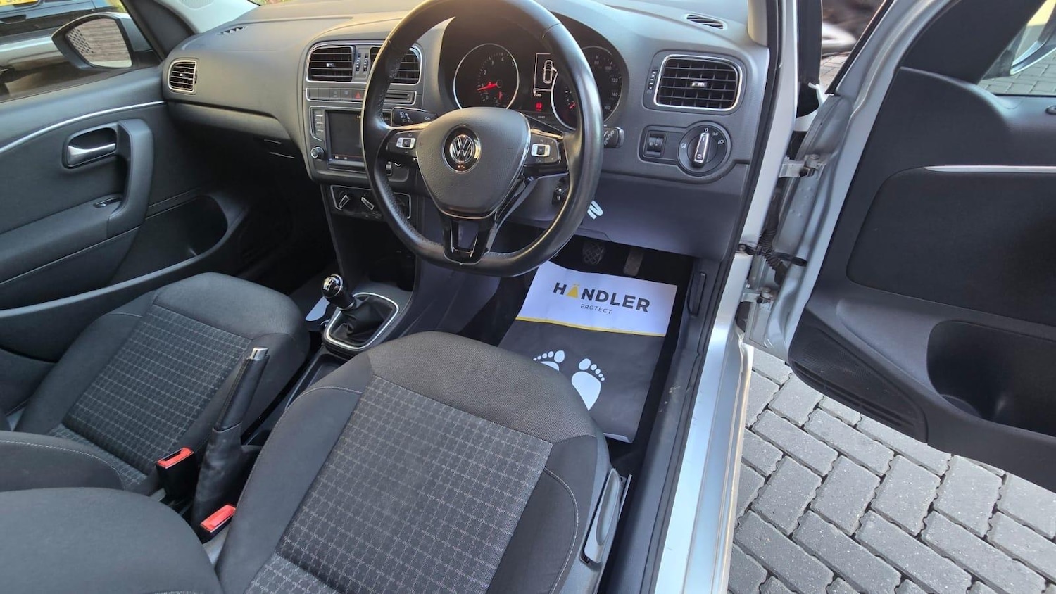 Used Volkswagen Polo 2015 for sale - 76759778: Photo 3