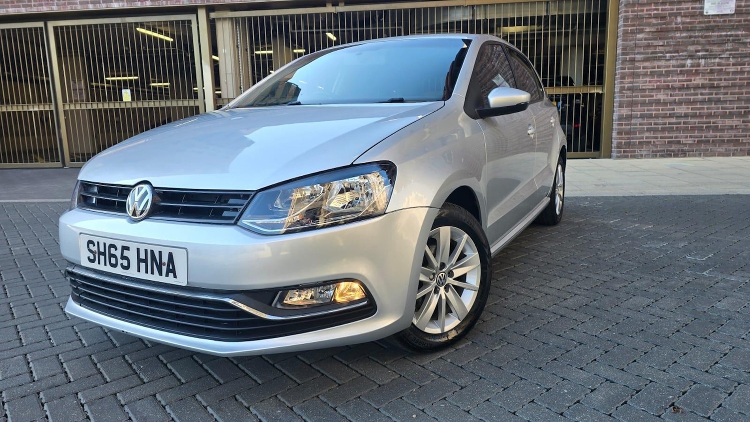 Used Volkswagen Polo 2015 for sale - 76759778: Photo 8