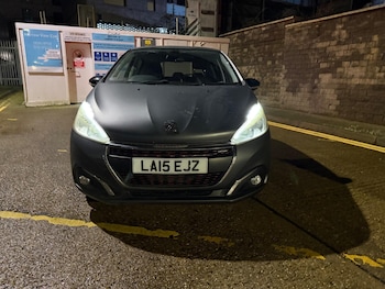 Used Peugeot 208 2015 for sale - 76975674: Photo