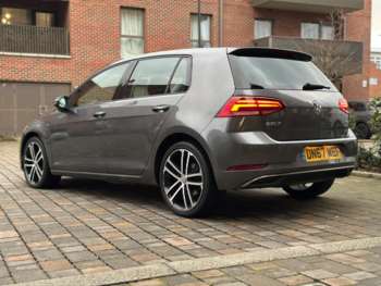 Used Volkswagen Golf 2017 for sale - 73775131: Photo