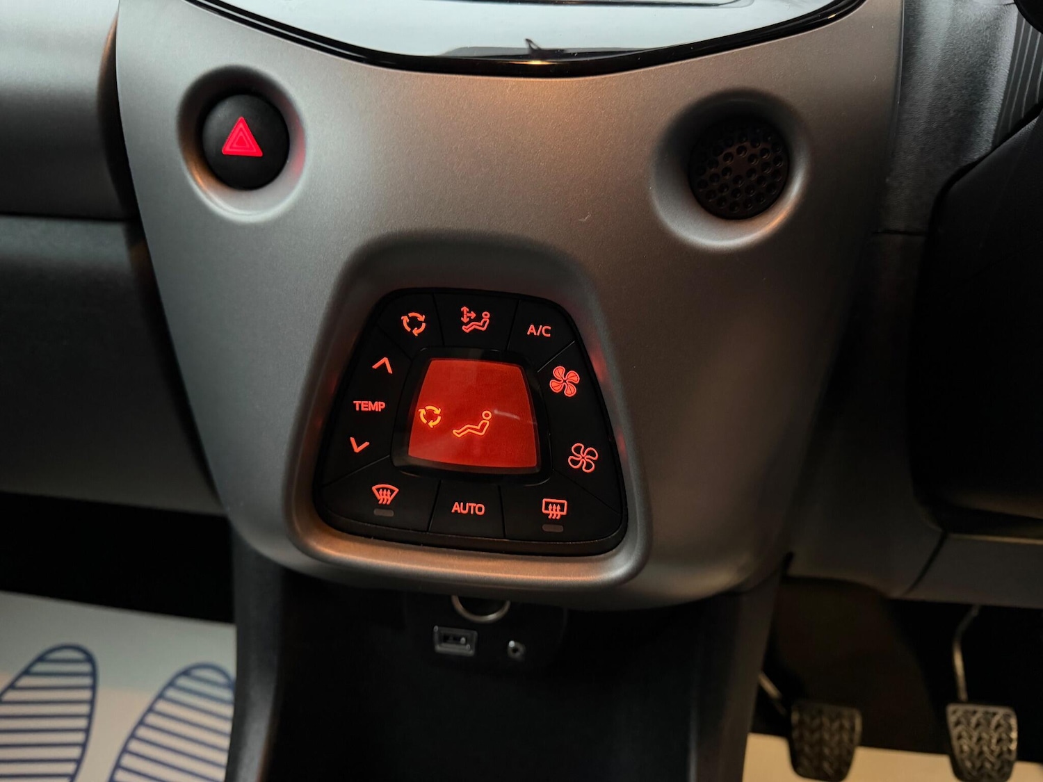 Used Toyota AYGO 2019 for sale - 77156643: Photo 26