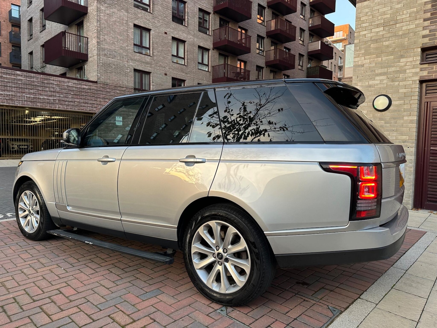 Used Land Rover Range Rover 2016 for sale - 76993755: Photo 2