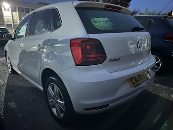 Used Volkswagen Polo 2016 for sale - 76989165: Photo
