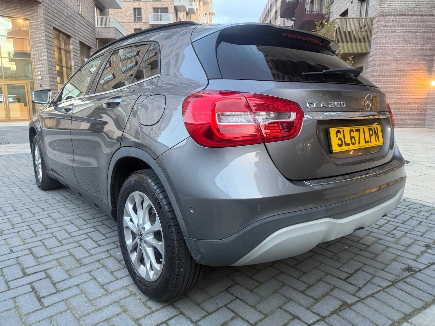 Used Mercedes-Benz GLA 2017 for sale - 76388080: Photo 2