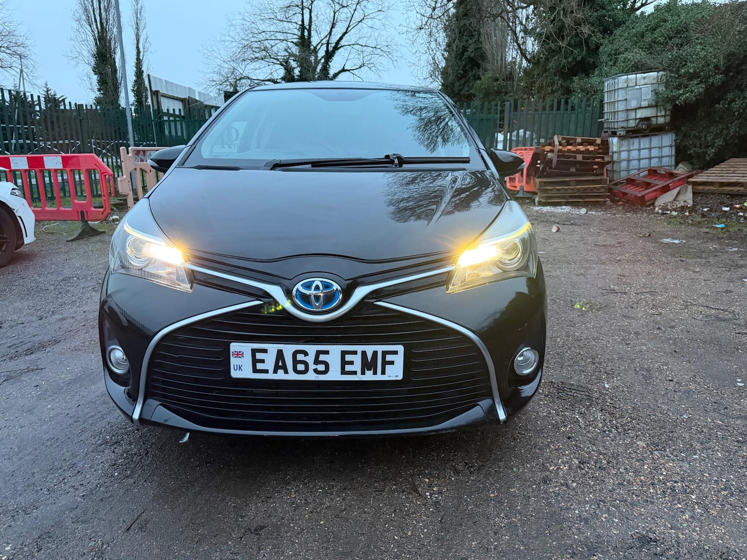 Used Toyota Yaris 2015 for sale - 77202722: Photo 4