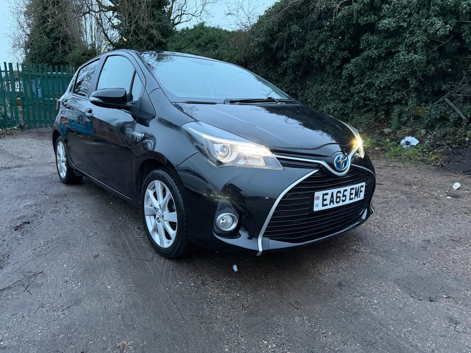 Used Toyota Yaris 2015 for sale - 77202722: Photo 5