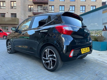 Used Hyundai i10 2023 for sale - 77898302: Photo