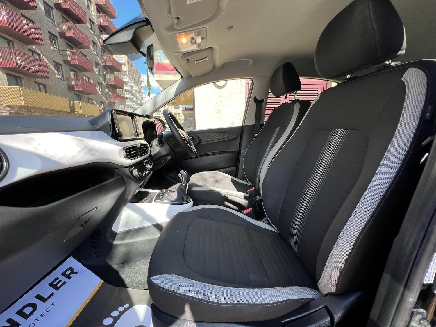 Used Hyundai i10 2023 for sale - 77898302: Photo 33