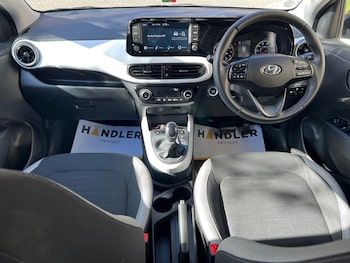 Used Hyundai i10 2023 for sale - 77898302: Photo