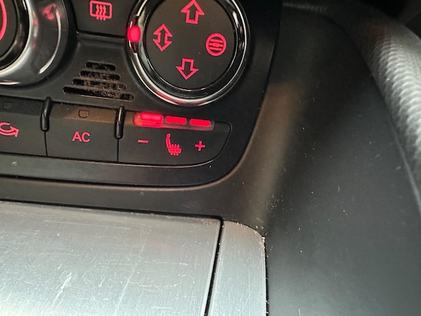 Used Audi TT 2010 for sale - 75562857: Photo 22