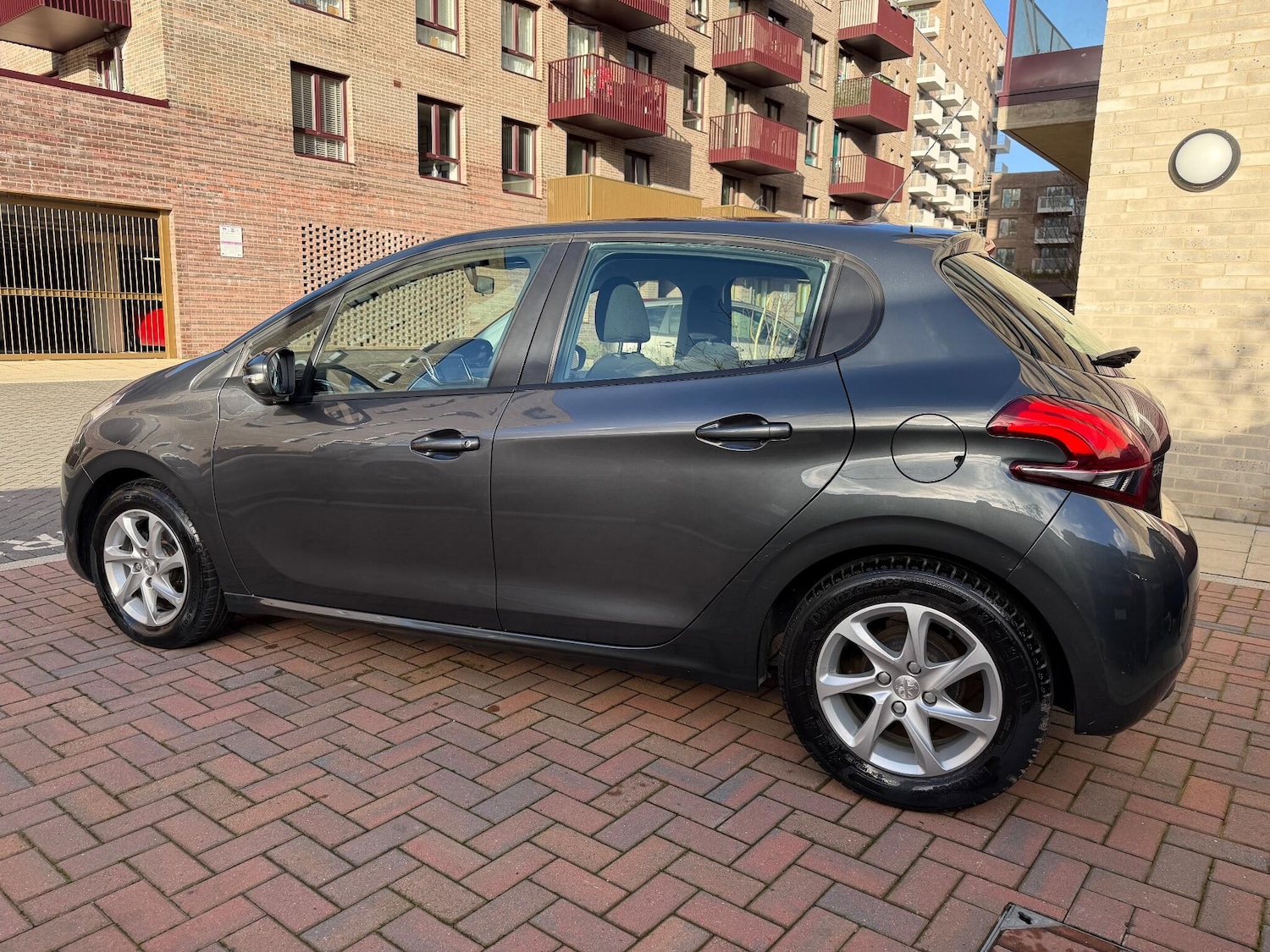 Used Peugeot 208 2017 for sale - 76898922: Photo 12