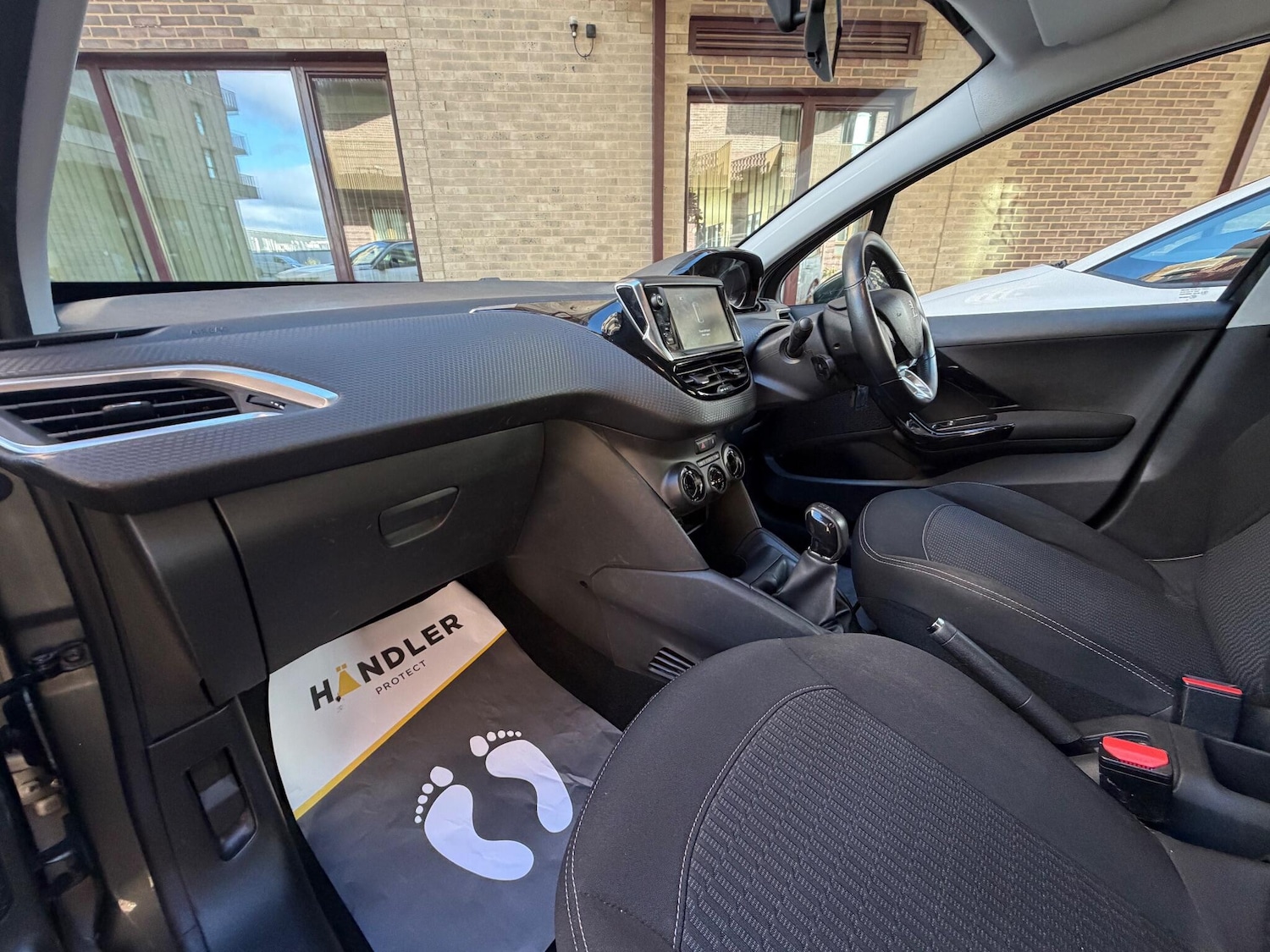 Used Peugeot 208 2017 for sale - 76898922: Photo 20