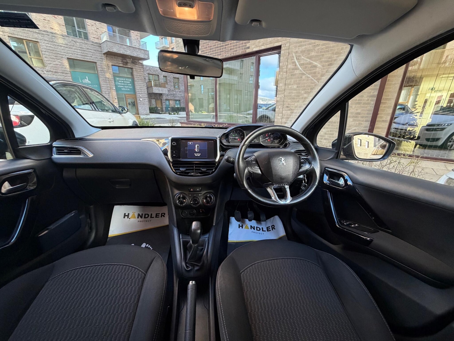 Used Peugeot 208 2017 for sale - 76898922: Photo 21