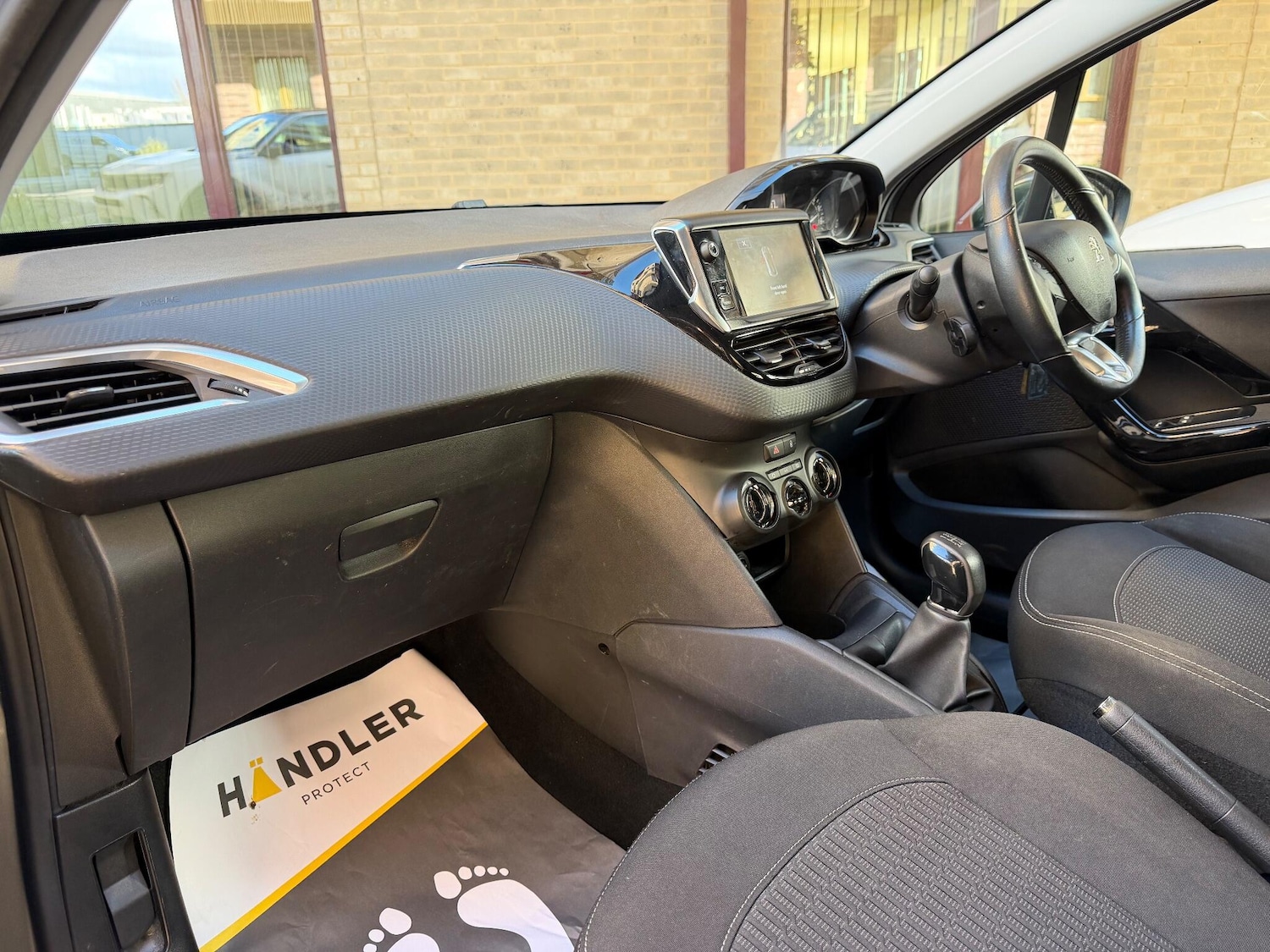 Used Peugeot 208 2017 for sale - 76898922: Photo 23