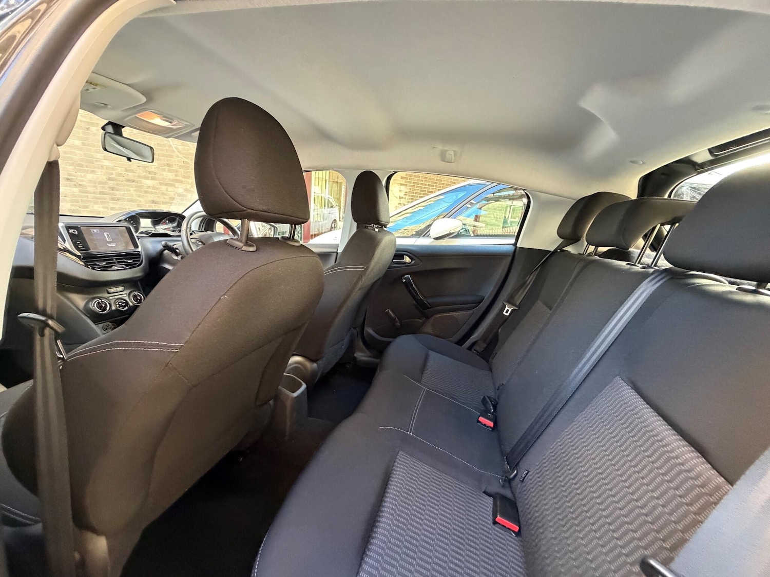 Used Peugeot 208 2017 for sale - 76898922: Photo 28