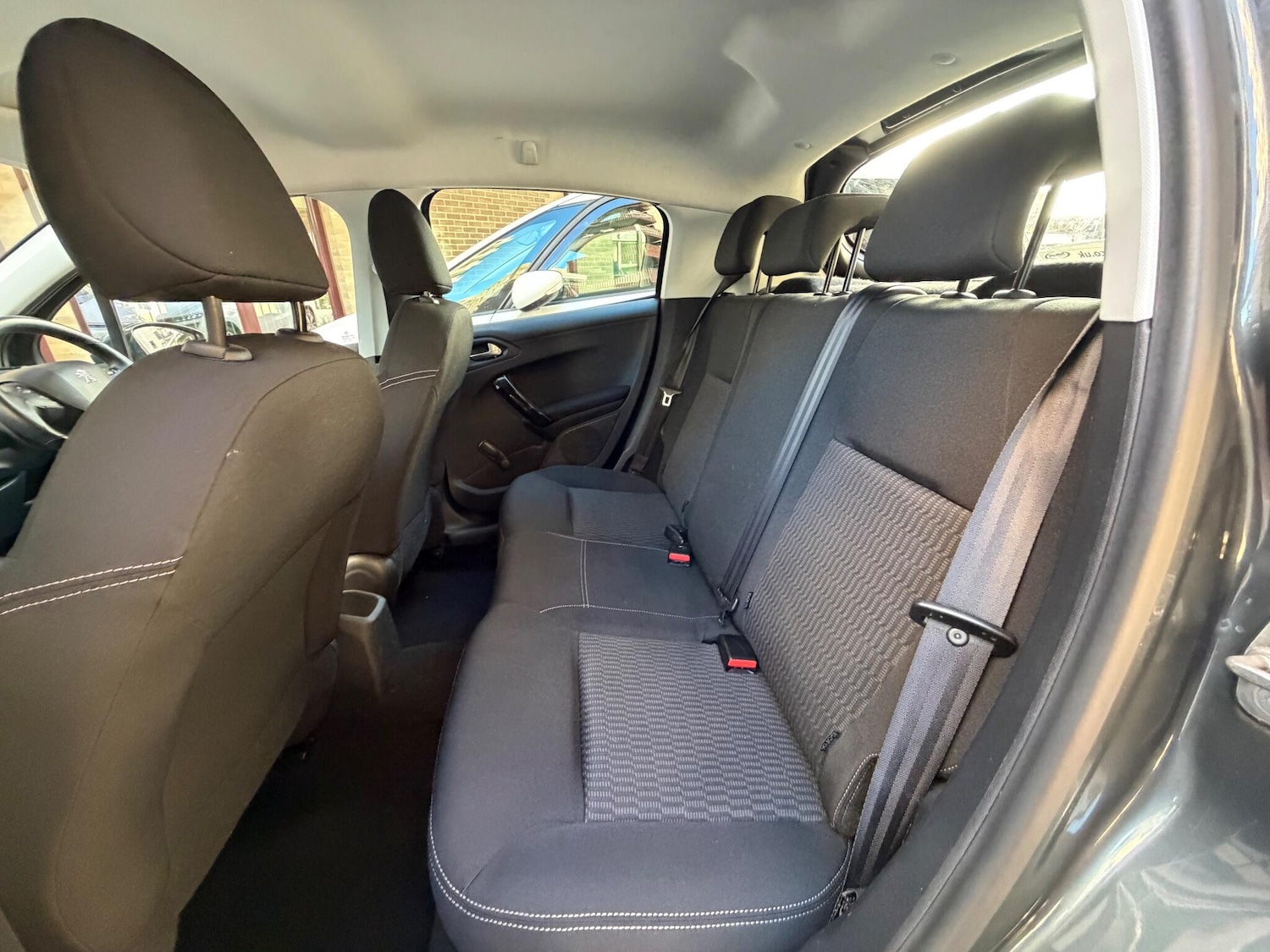 Used Peugeot 208 2017 for sale - 76898922: Photo 29