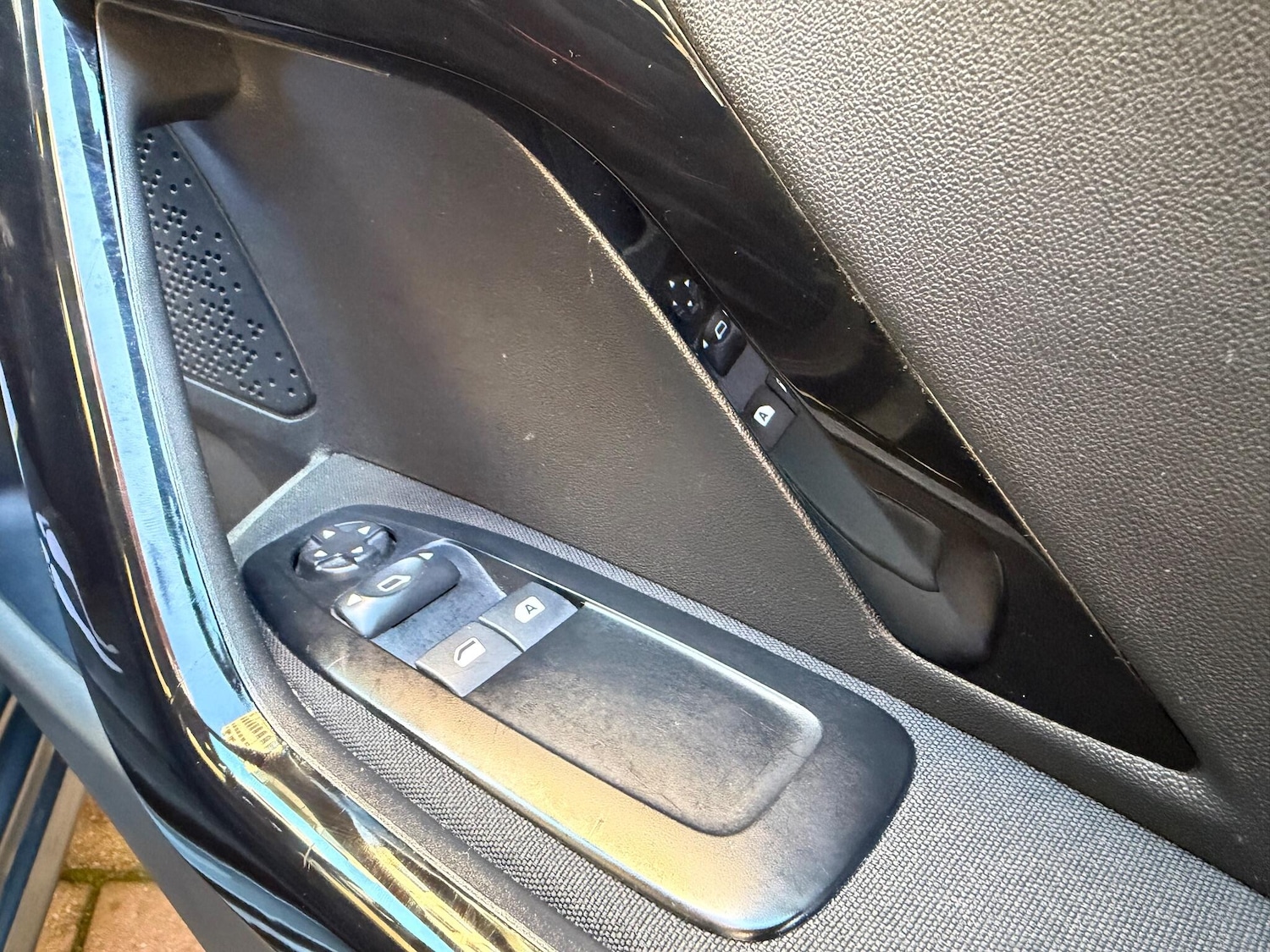 Used Peugeot 208 2017 for sale - 76898922: Photo 31