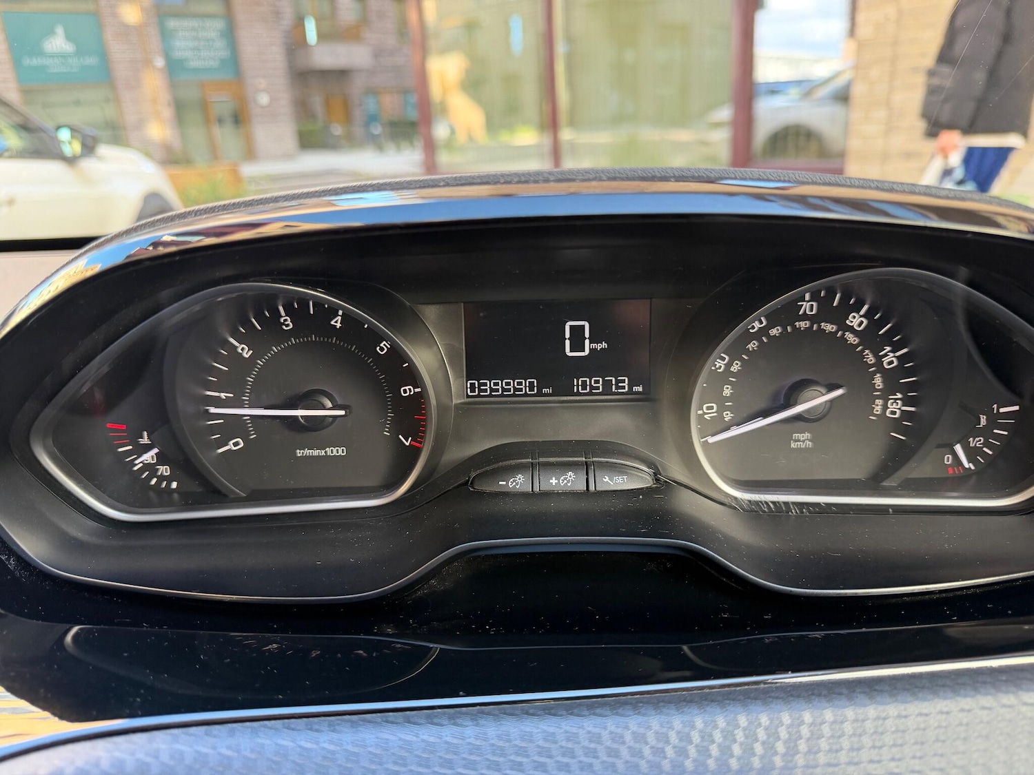 Used Peugeot 208 2017 for sale - 76898922: Photo 37