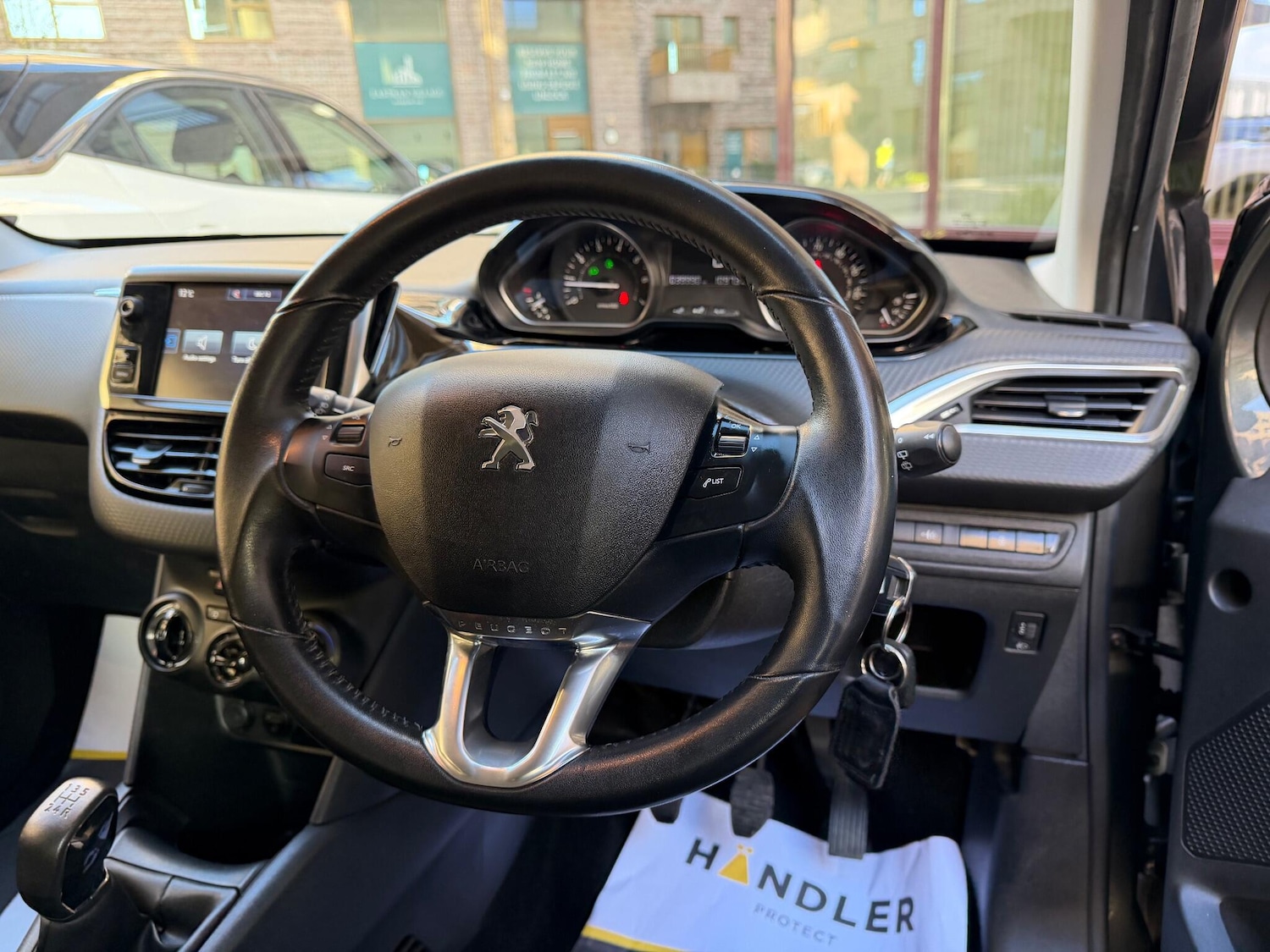 Used Peugeot 208 2017 for sale - 76898922: Photo 38